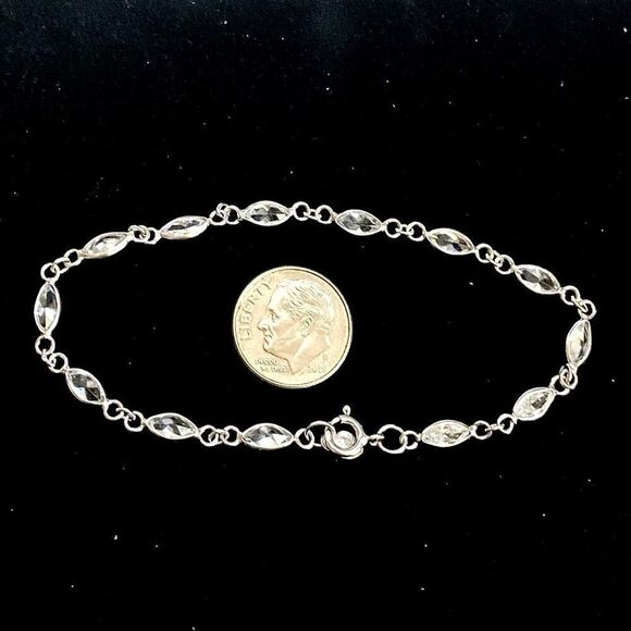 APZ Dainty Sterling Silver & crystal Bracelet - Picture 7 of 9